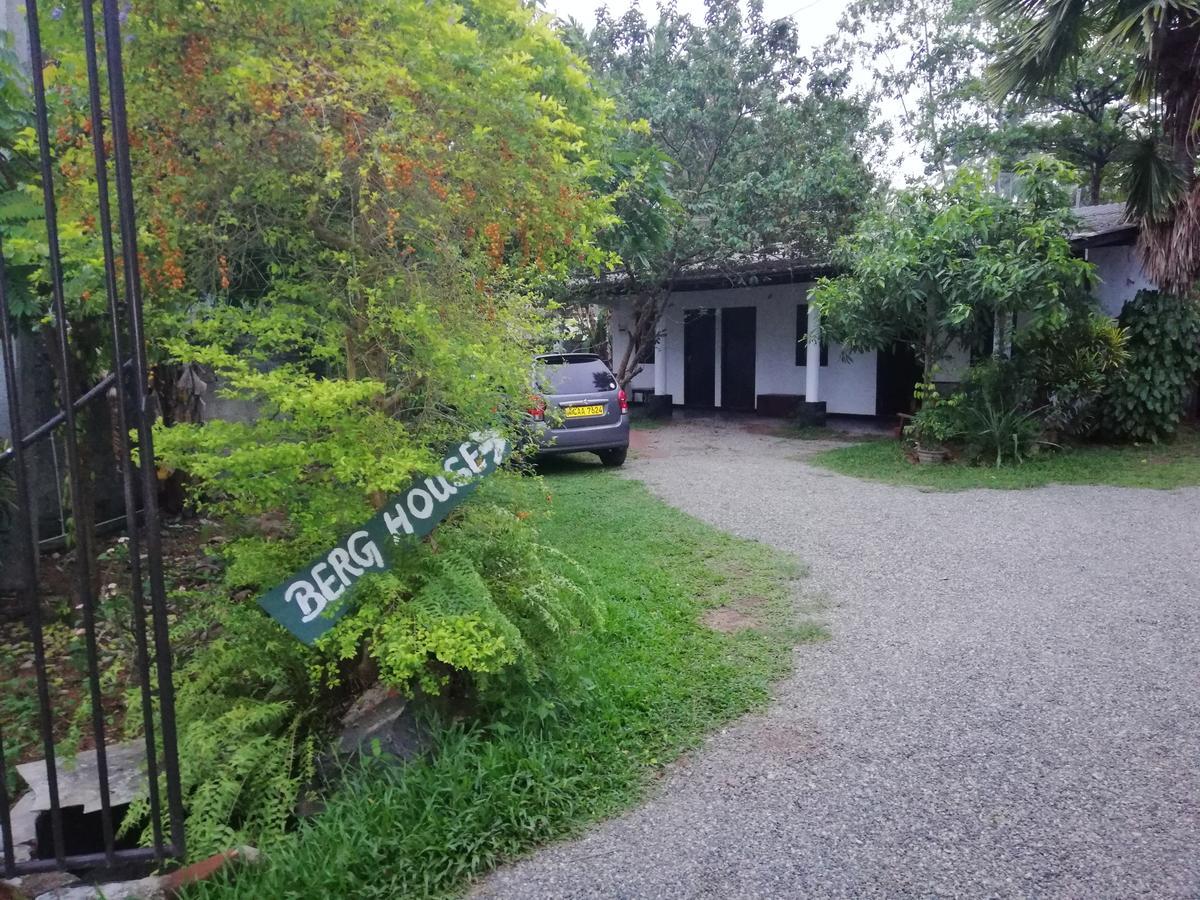 Berg House Unawatuna Hotel Bagian luar foto